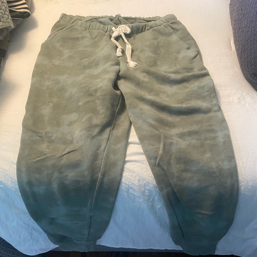 Aerie camouflage small oversized sweatpants